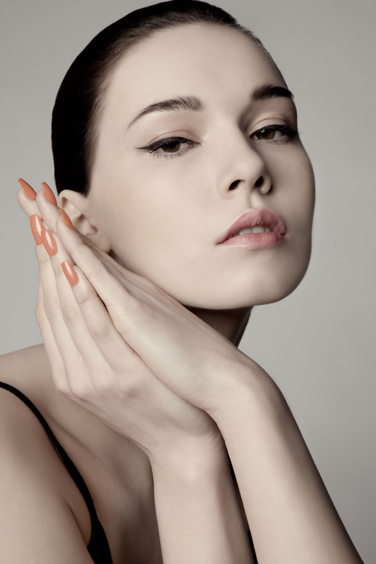 rejuveneciiento-de-manos-con acido-hialuronico-clinicas-belice